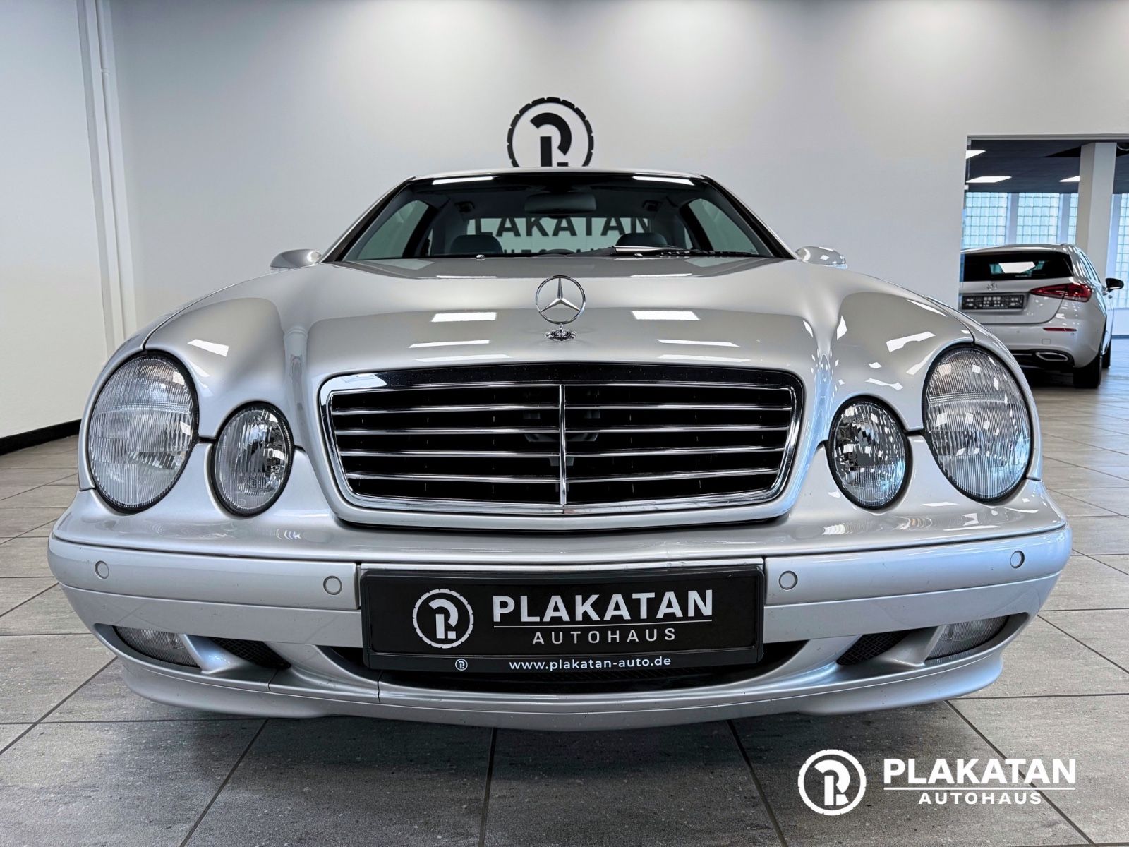 Fahrzeugabbildung Mercedes-Benz CLK 320 Elegance V6 Tempomat MB-Service