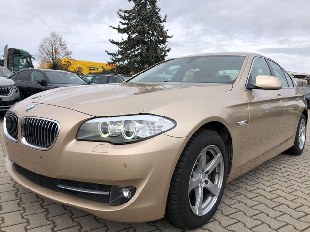 BMW 530i Lim Aut Xenon Leder PDC SHZ Schiebedach