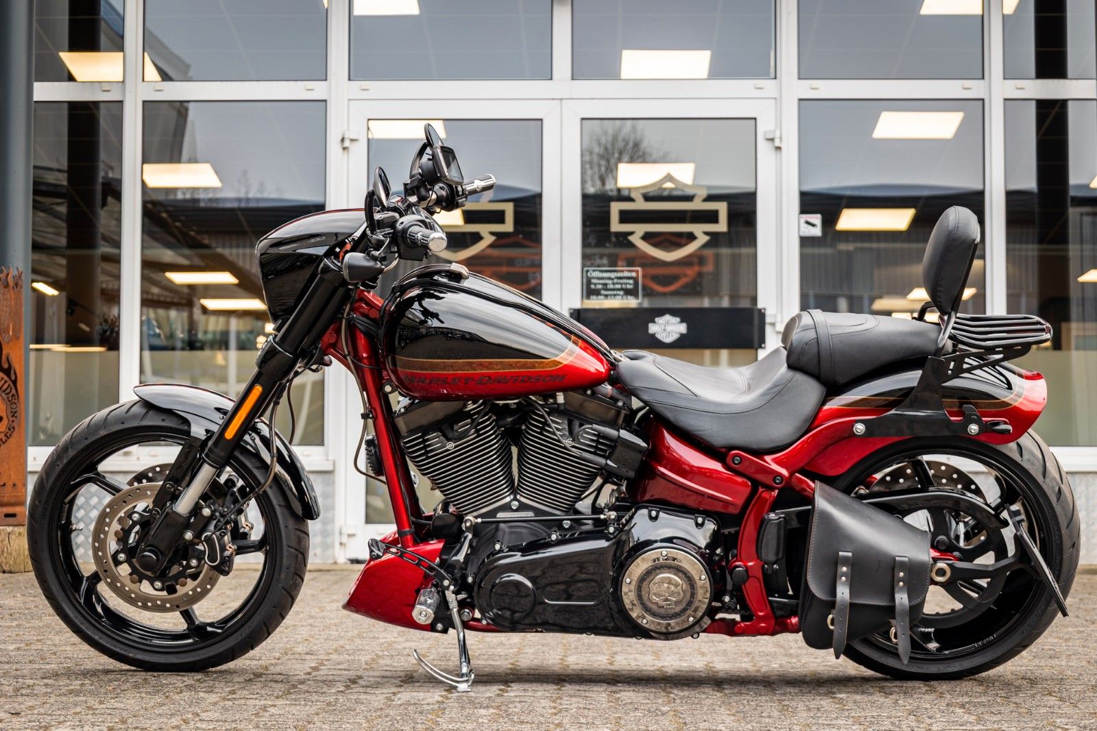 Fahrzeugabbildung Harley-Davidson FXSE CVO Pro Street Breakout - Jekill & Hyde