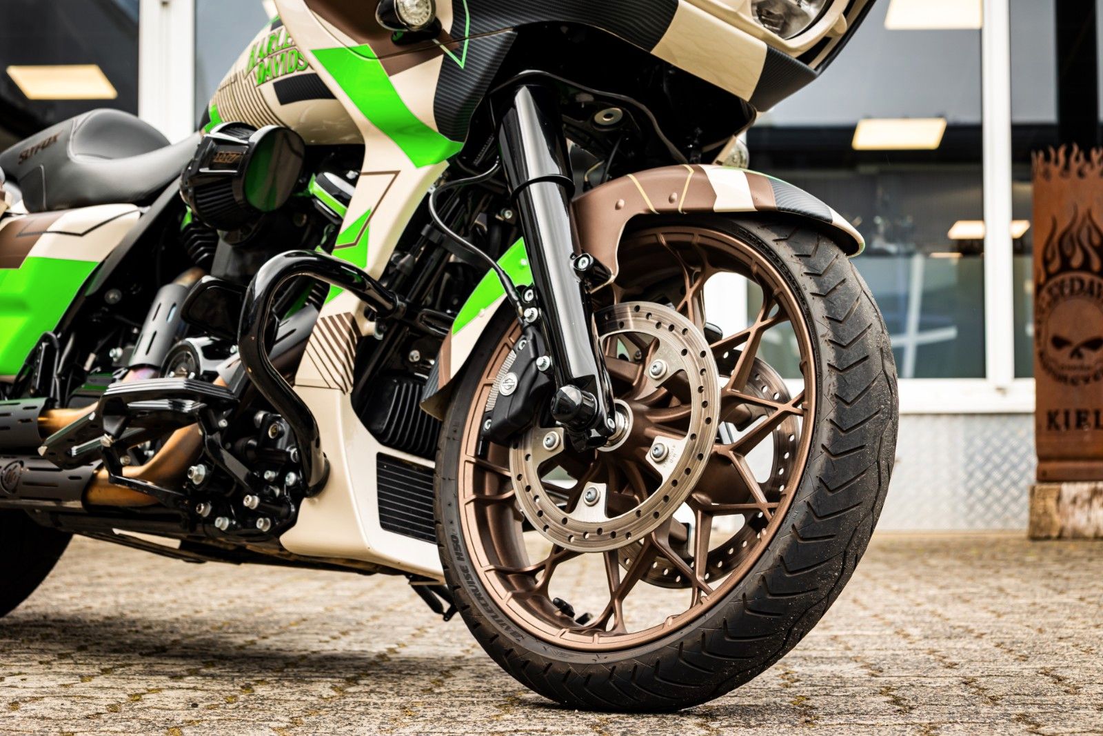 Fahrzeugabbildung Harley-Davidson FLTRXST Road Glide ST - Clubstyle - Kesstech -