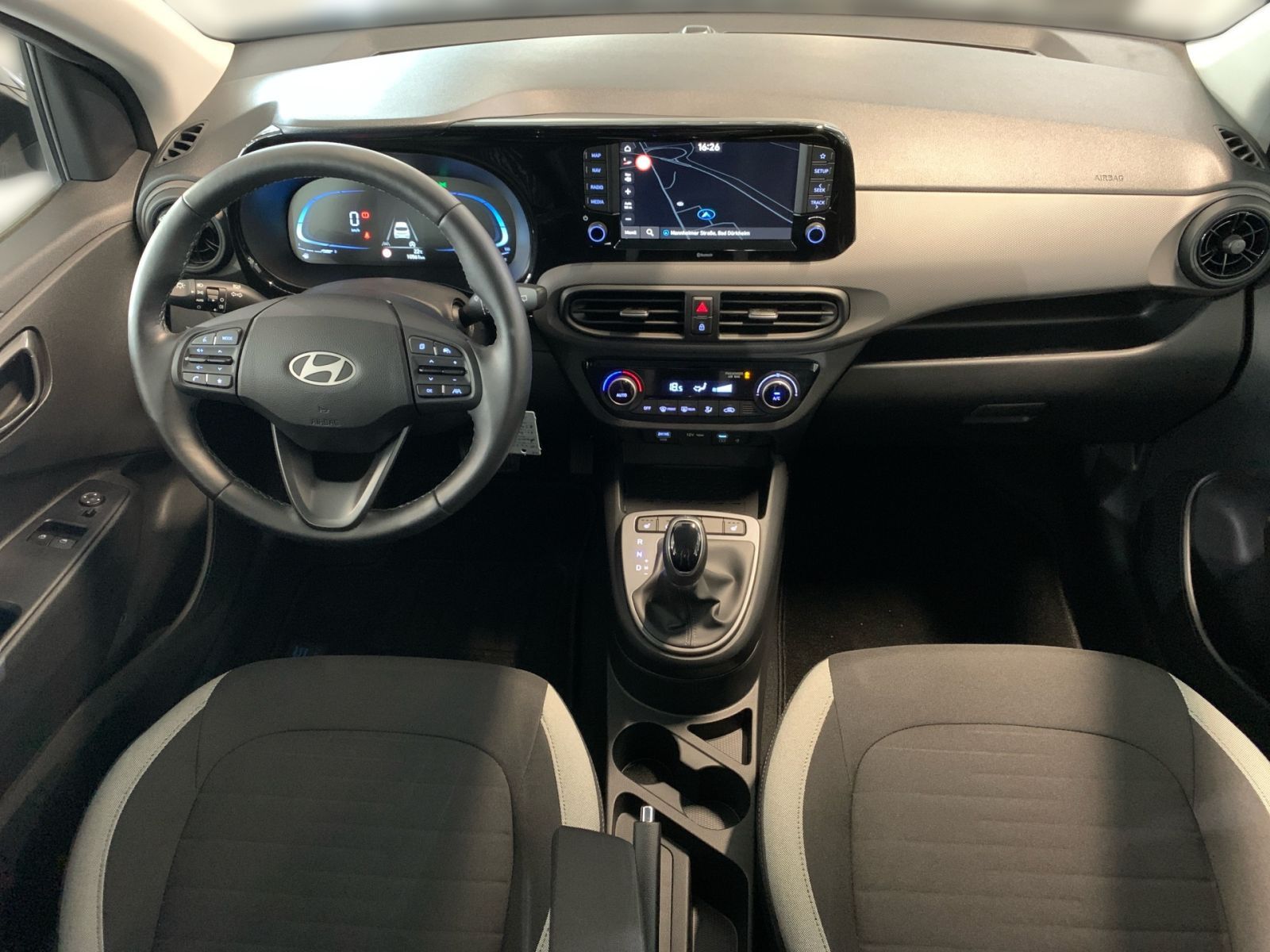 Fahrzeugabbildung Hyundai i10 1.2 Trend Automatik Navi