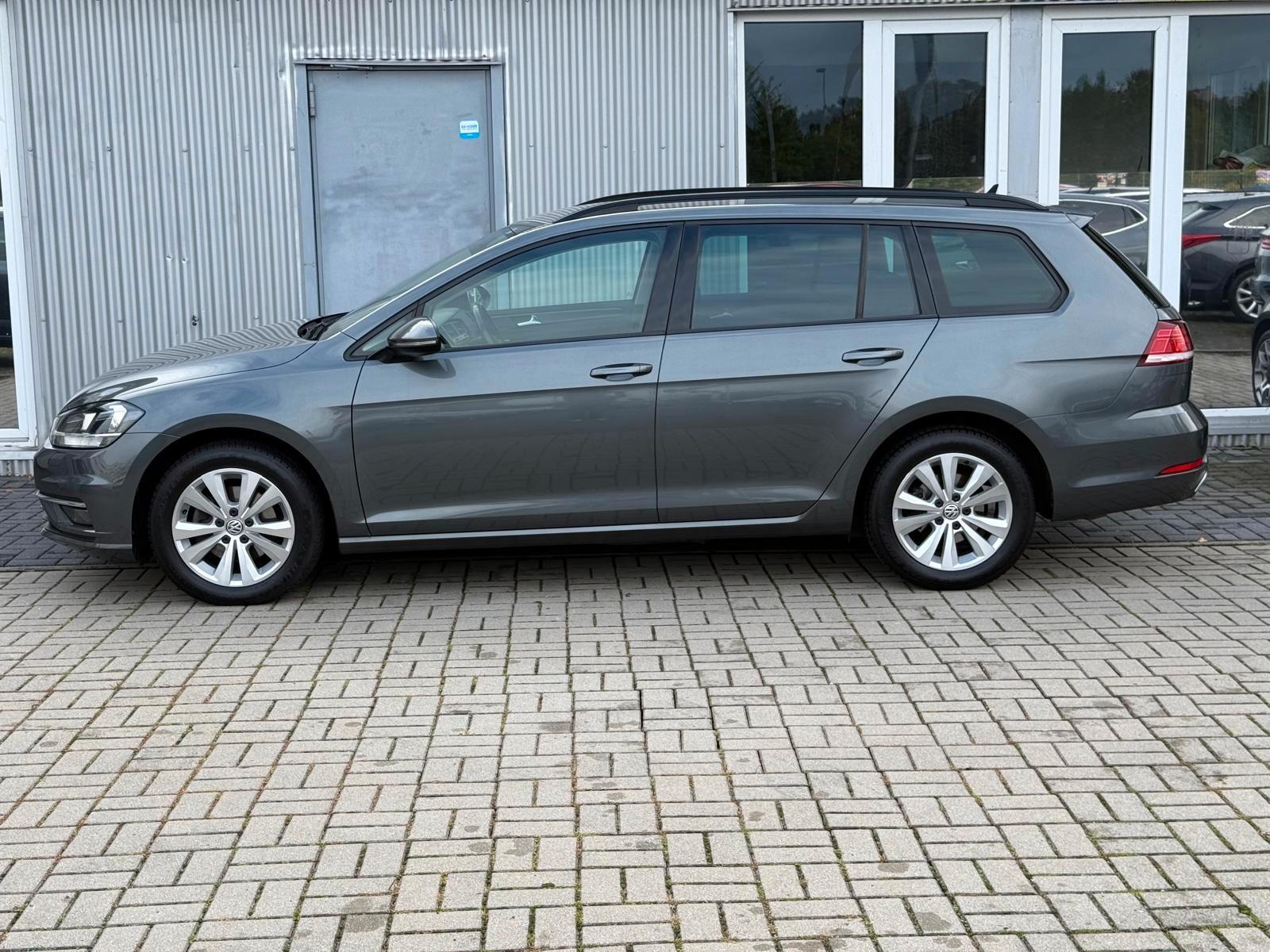Volkswagen Golf VII 1.5 TSI Variant+Navi+Klimaaut+ACC