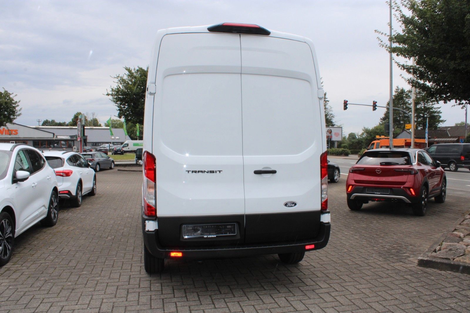 Fahrzeugabbildung Ford Transit L3 H2 LKW Kasten HOCHDACH KLIMA AHK CAM