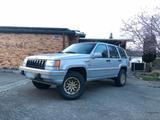 Jeep Grand Cherokee 5.2l Limited 4x4 ZJ V8 - Jeep Grand Cherokee mit Benzin-Antrieb: Geländewagen, 5.2