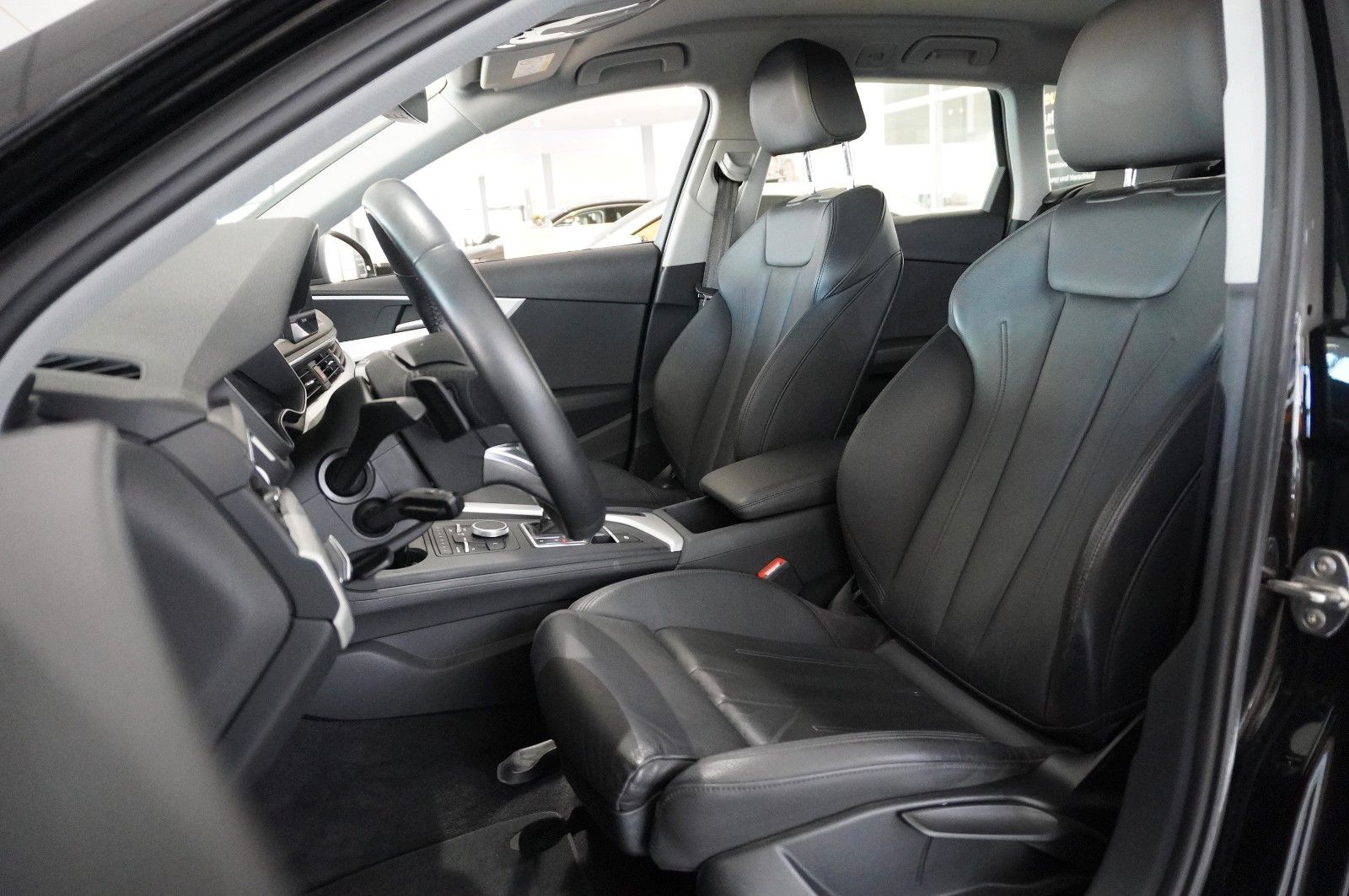 Fahrzeugabbildung Audi A4 Allroad quattro 45 TFSI LEDER/MMI/SHZ/LED/AHK