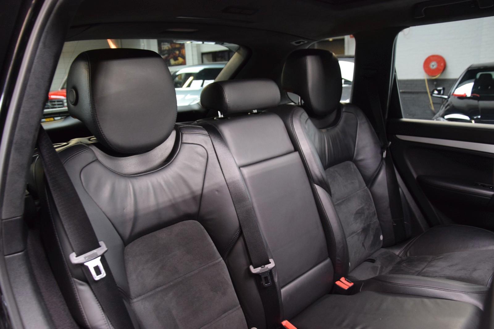 PORSCHE CAYENNE 4.8 GTS 405 ch 4X4 BVA - HAYON ÉLECTRIQUE - PACK SPORT - TOIT PANORAMIQUE
