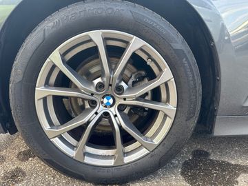 BMW 320d xDrive A Sport Line DAB LED WLAN RFK Shz