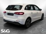 Mercedes-Benz B 200 AHK+TOTWINKEL+DISTRONIC+KAMERA+LED+17 ZOLL - mit Benzin-Antrieb: Weiß, Van