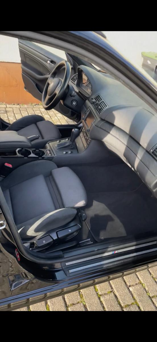 BMW 320 2005 — салон