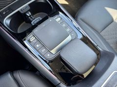Fahrzeugabbildung Mercedes-Benz GLA 200d Style MULTIBEAM PANO RFK 8-Fach Bereift