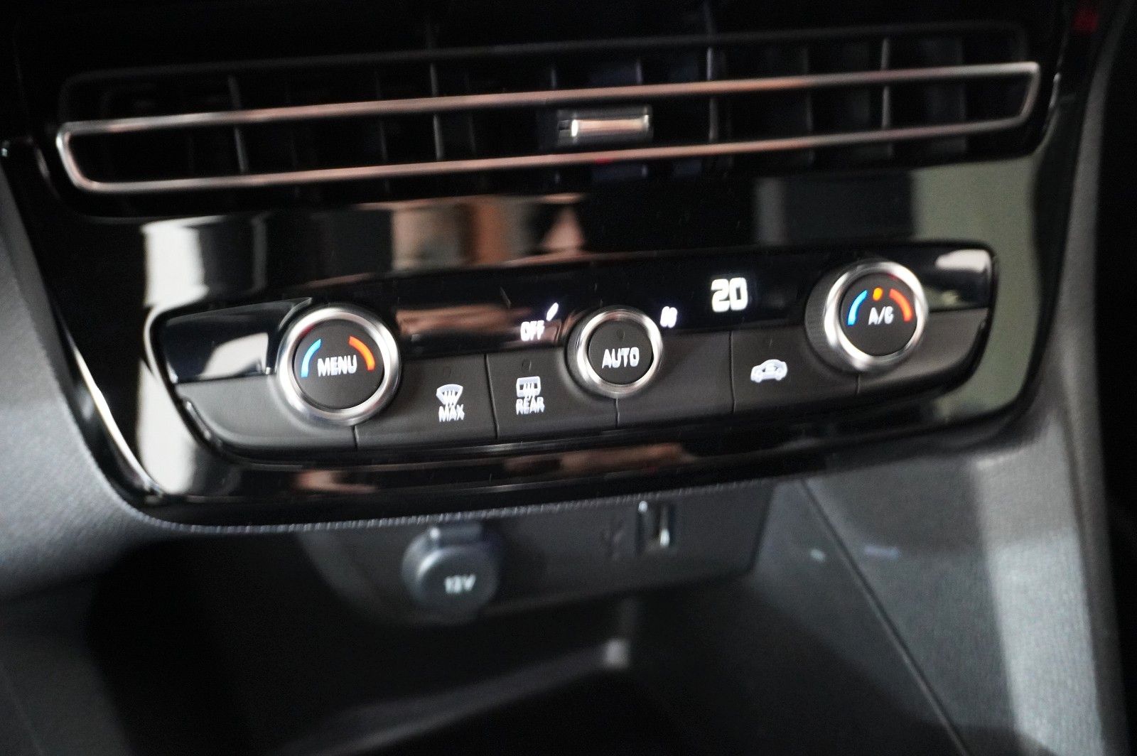 Fahrzeugabbildung Opel Mokka-e GS SPORT 1-PHASIG NAVI/LED/KAMERA/DAB+