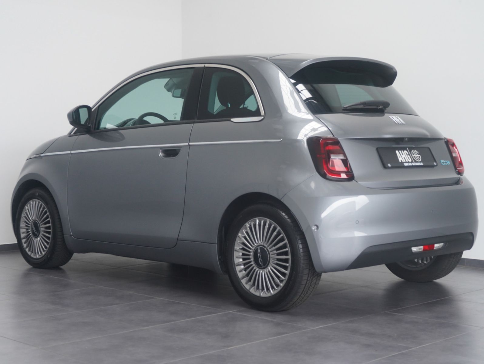 Fahrzeugabbildung Fiat 500e 87KW/42kWh/DC-LADEN/CARPLAY/DAB/SOH/KAMERA