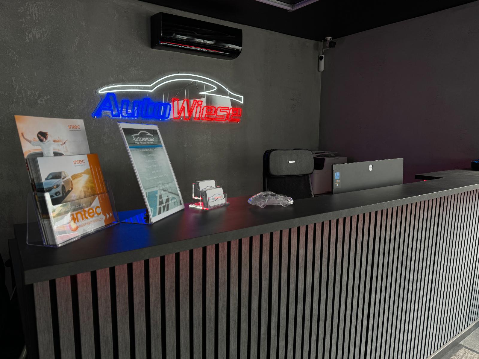 showroom-image-bottom