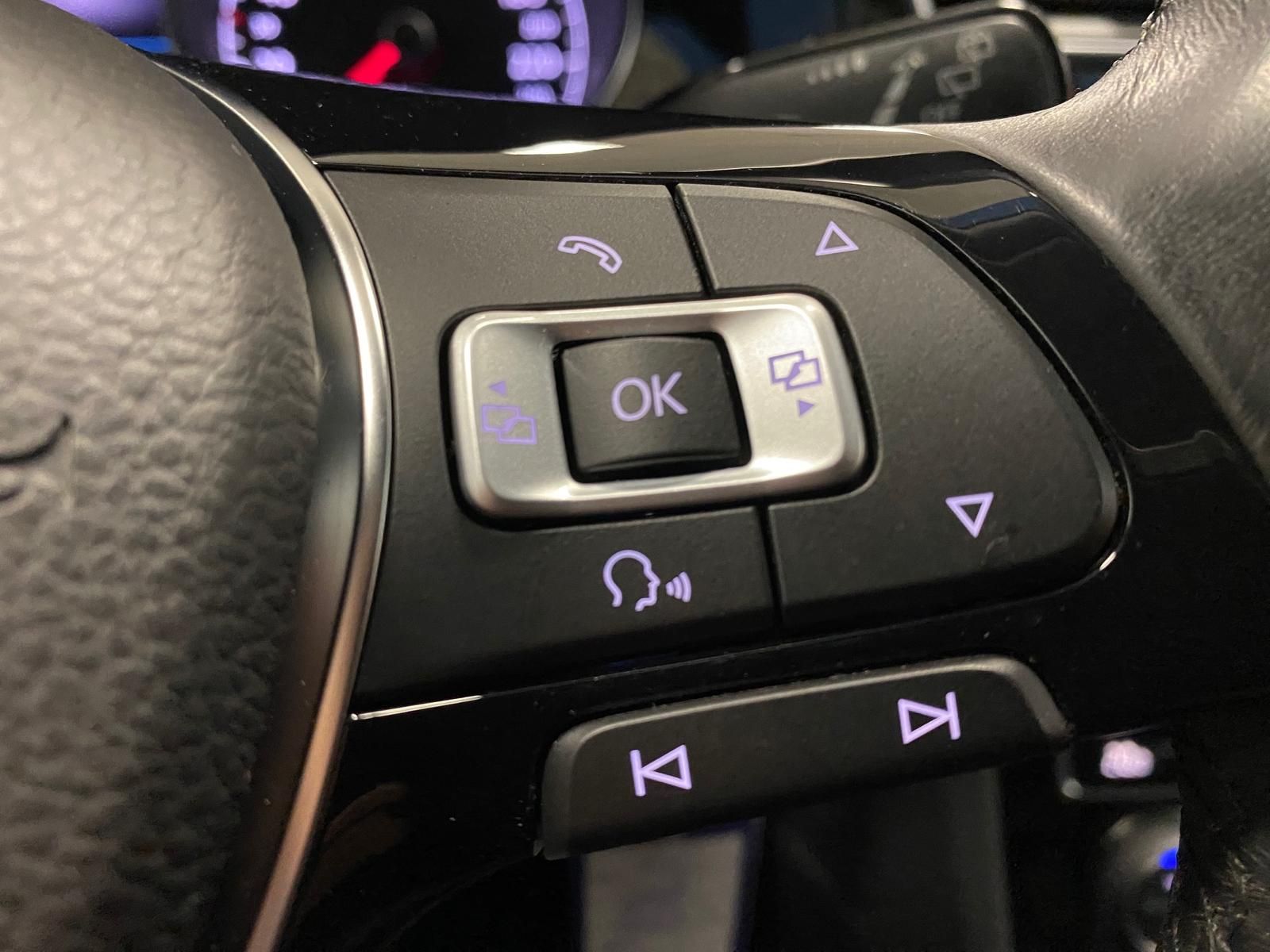Fahrzeugabbildung Volkswagen Golf 1.4 16V TSI 1395 ccm Highline PDC+NAVI+ACC+