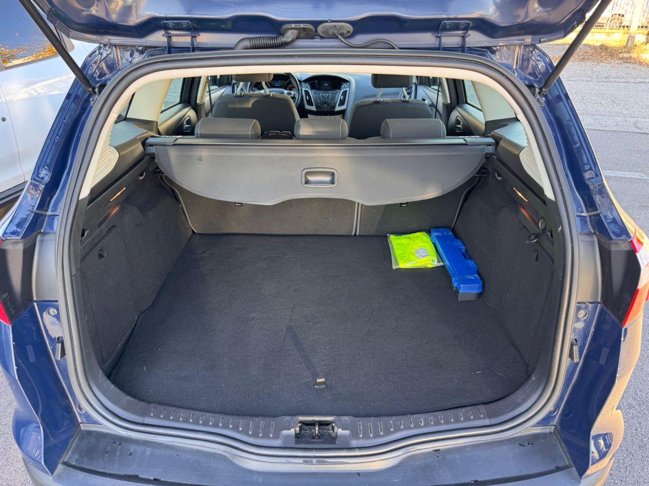 Ford Focus 2013 — photo 14