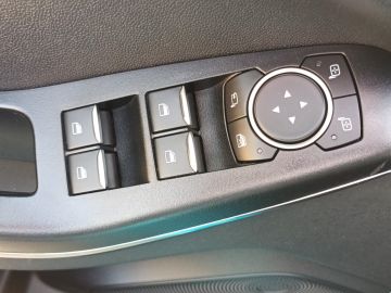 Ford Fiesta Titanium *KLIMA* *RÜCKFAHRKAMERA* *FRONTS