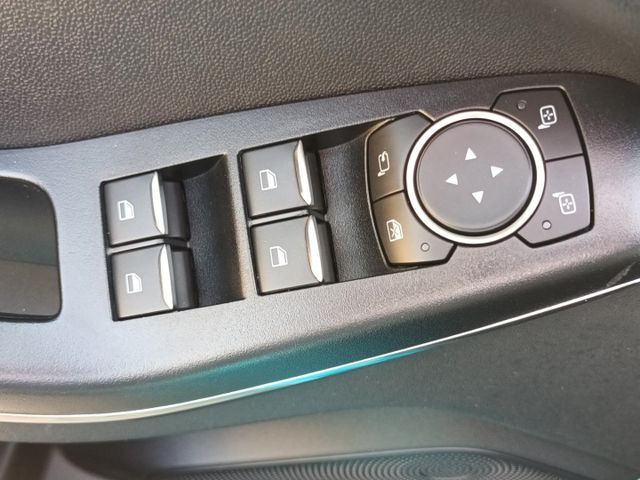 Ford Fiesta Titanium *KLIMA* *RÜCKFAHRKAMERA* *FRONTS