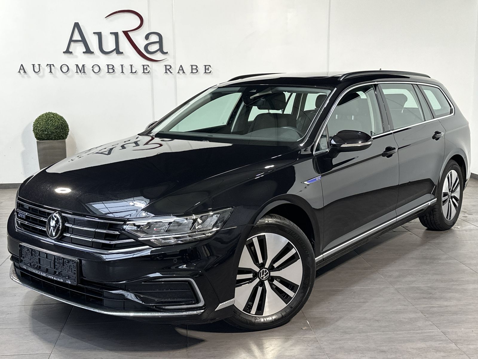 Fahrzeugabbildung Volkswagen Passat Variant 1.4 TSI DSG GTE NAV+LED+PANO+ACC