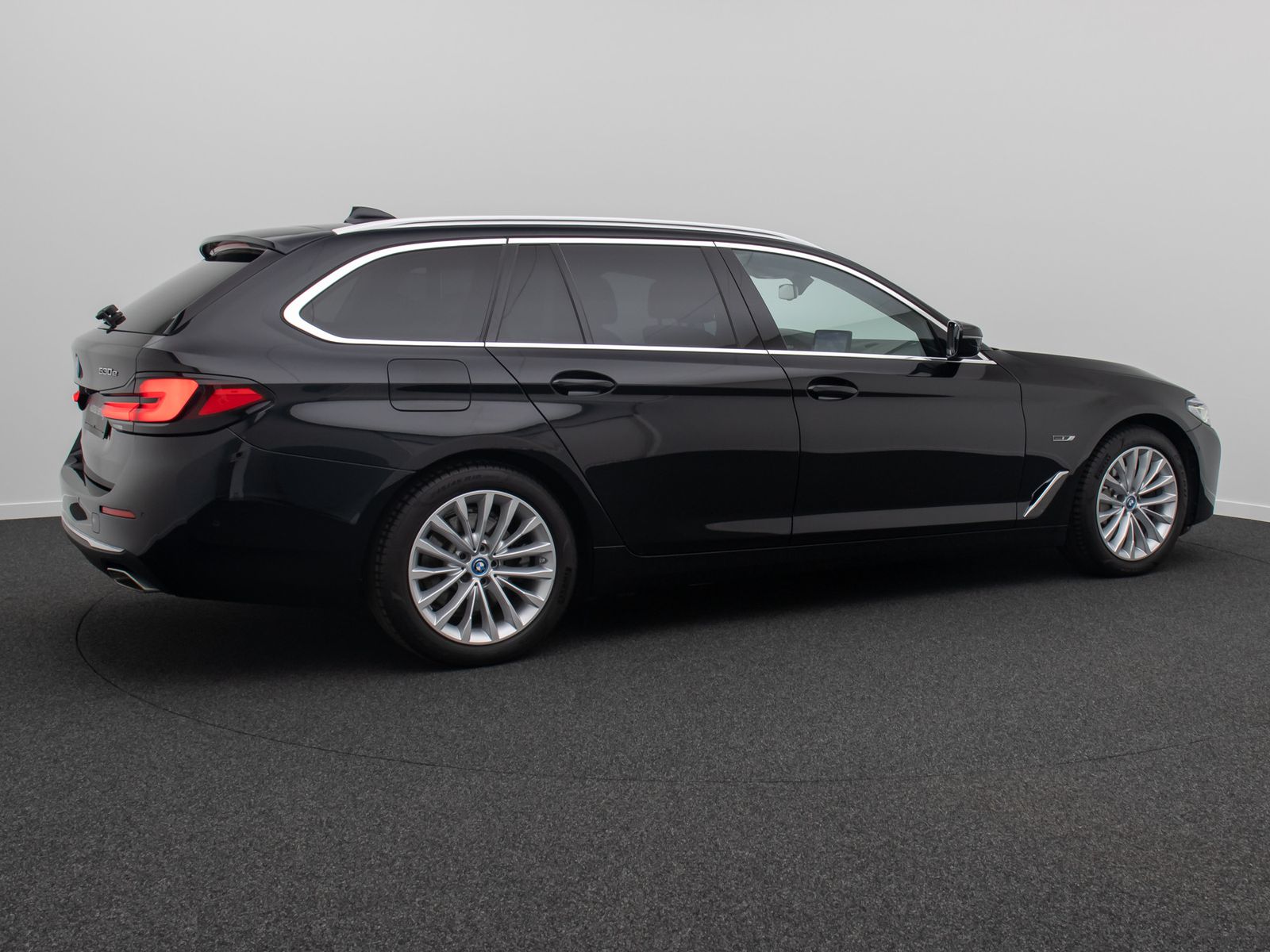 Fahrzeugabbildung BMW 530e xD Luxury Line Kamera DAB Laser HUD Belüft