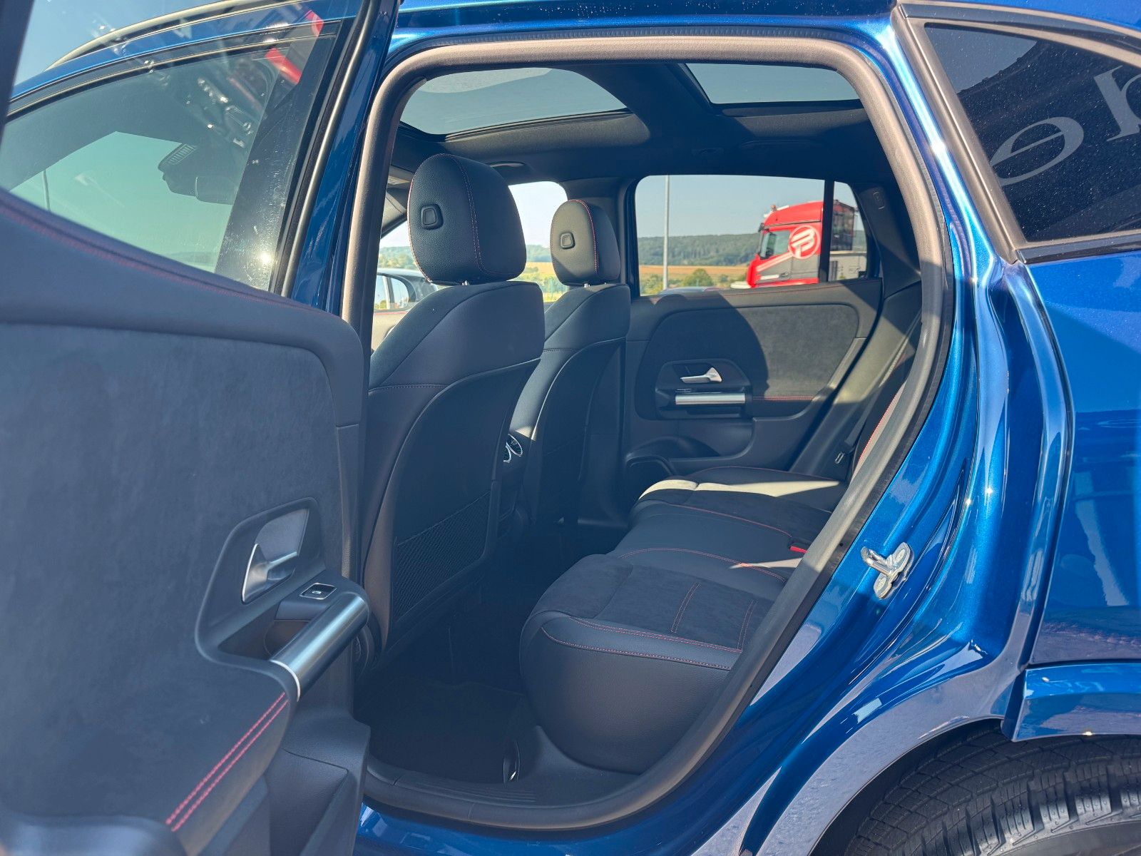 Fahrzeugabbildung Mercedes-Benz GLA 200 AMG+PANO+DistrPlus+RFK+Night