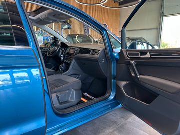 MYAUTOCENTER – Gebraucht- und Jahreswagen mit Werkstattservice in Pfaffenhofen Volkswagen Golf *1-HAND*TÜV:228*PANO*AHK*TEMPO*NAVI*PDC*