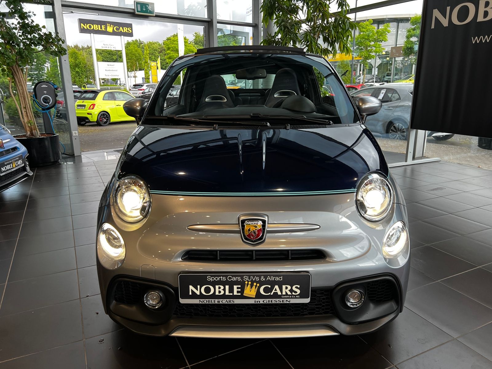 Fahrzeugabbildung Abarth 695C Rivale 175th Anniversary XEN NAVI LEDER Sit