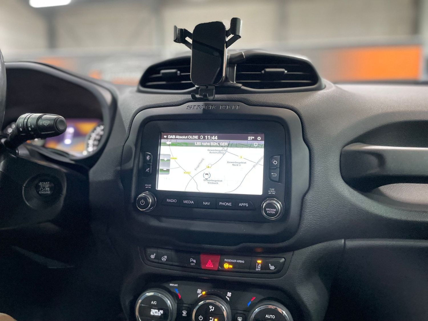 Fahrzeugabbildung Jeep Renegade Limited 4WD#Bi-Xen#ACC#Spur#Keyless#Bea