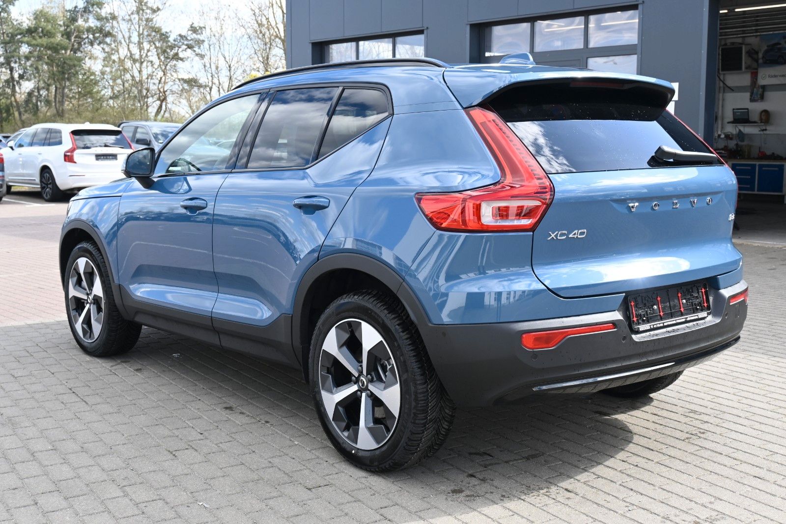 Fahrzeugabbildung Volvo XC40 B3 DKG Ultra Dark*FSHZG*PANO*360°*ACC
