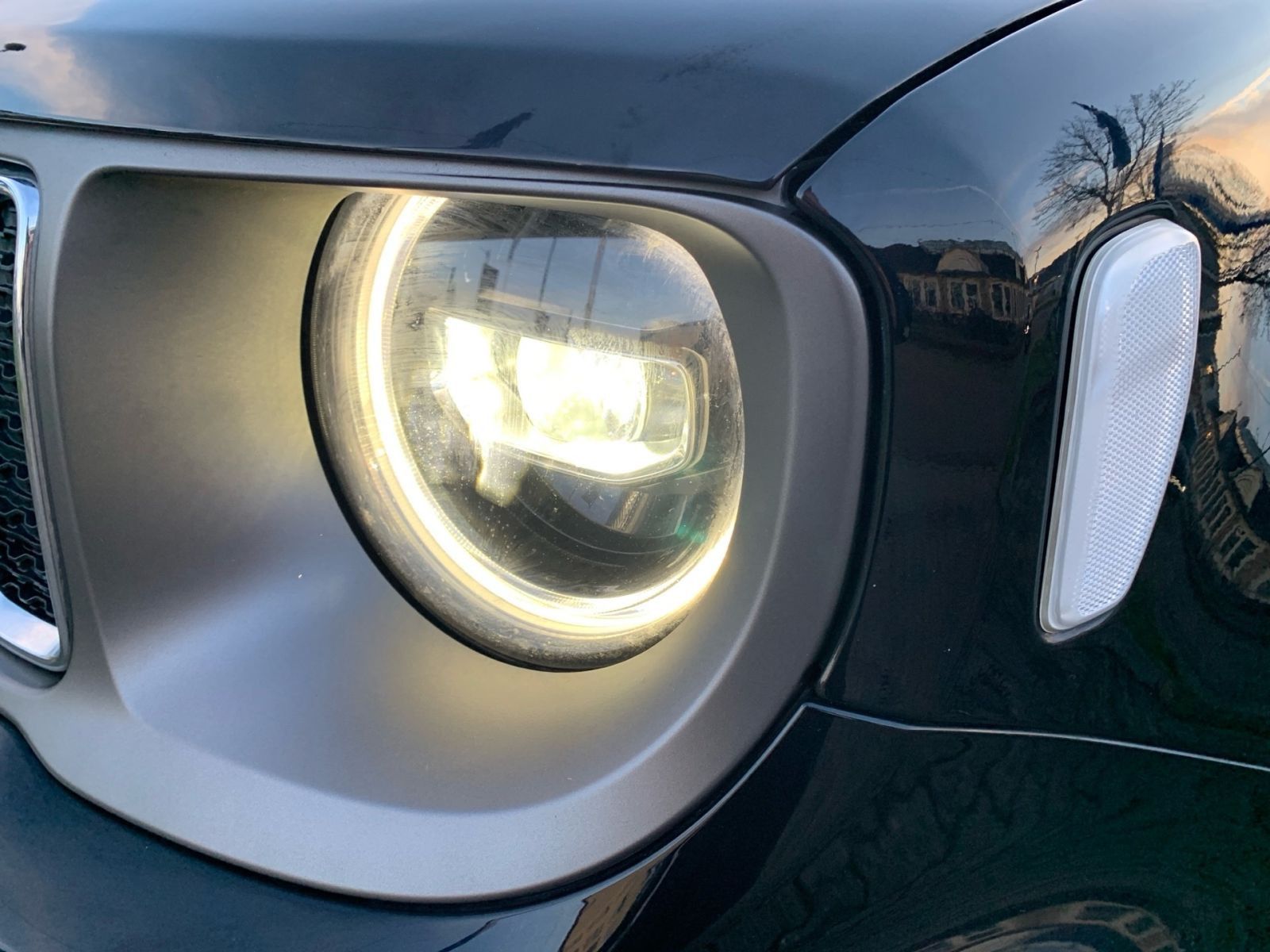 Fahrzeugabbildung Jeep Renegade 1.3 T-GDI Automatik Limited Navi AHK 1H