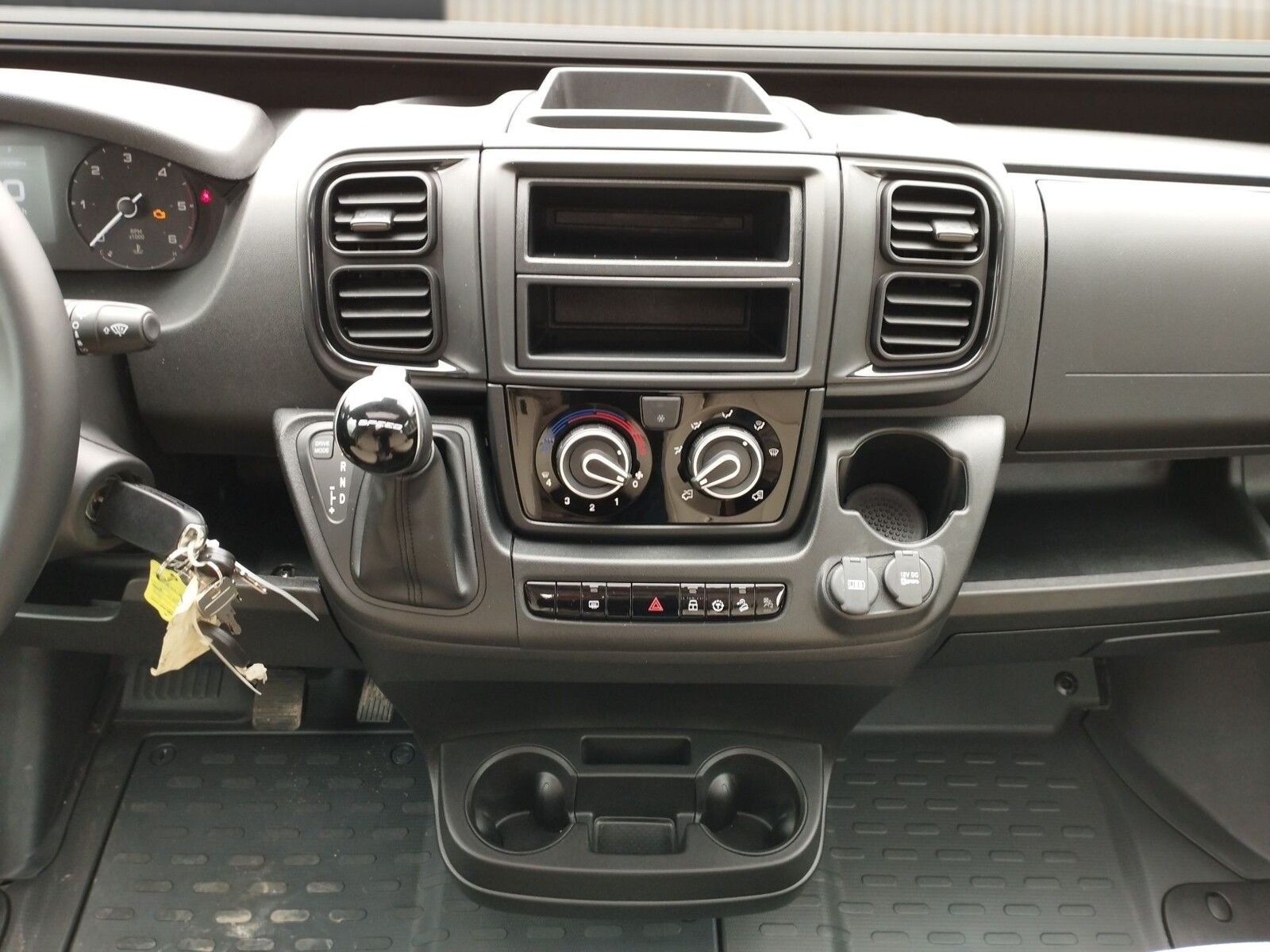 Fahrzeugabbildung Karmann Dexter DE 580 140 PS, Automatik, Alu-Felgen