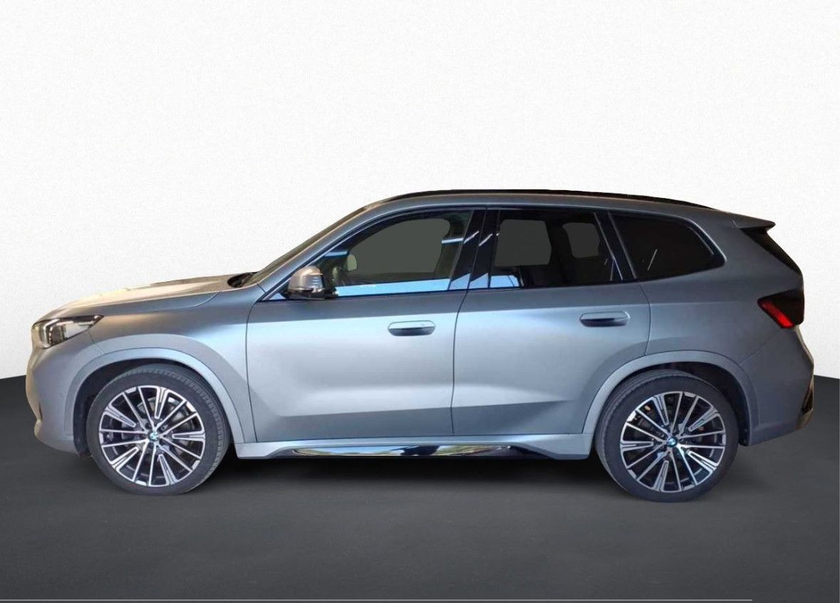 BMW X1 23i xDr. AT7 M SPORT LED HUD H&K PANO 20 LM foto 3
