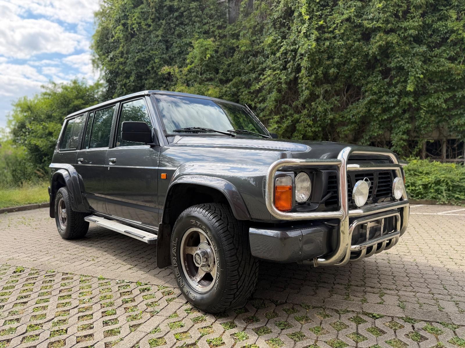 Nissan Patrol 2.8 TD Station | 116 ch | BVM | 7 places | Véhicule de collection | Attelage | Climatisation