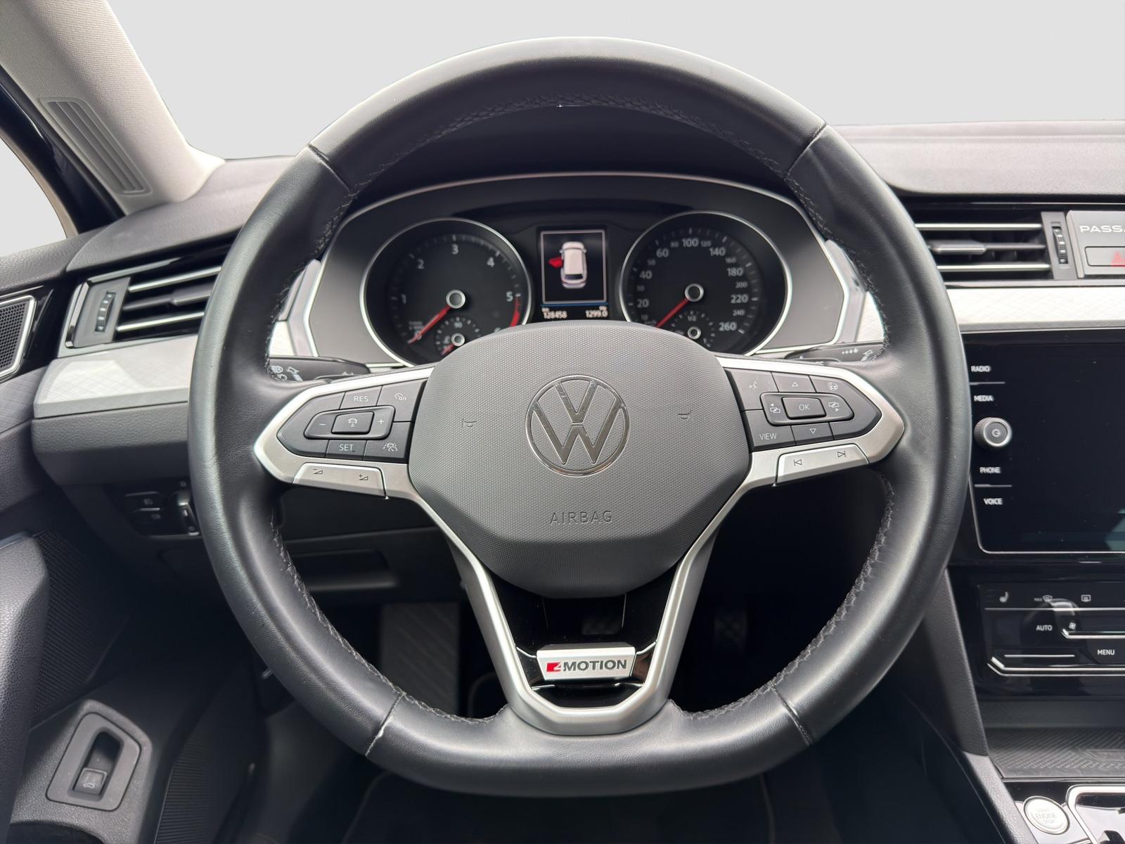 Volkswagen Passat 2.0 TDI Navi Keyl* Massage Kam*, миниатюра 12