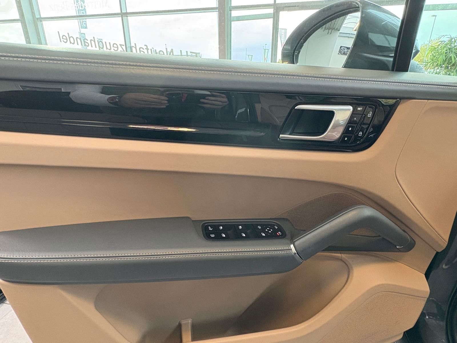 Fahrzeugabbildung Porsche Cayenne E-Hybrid