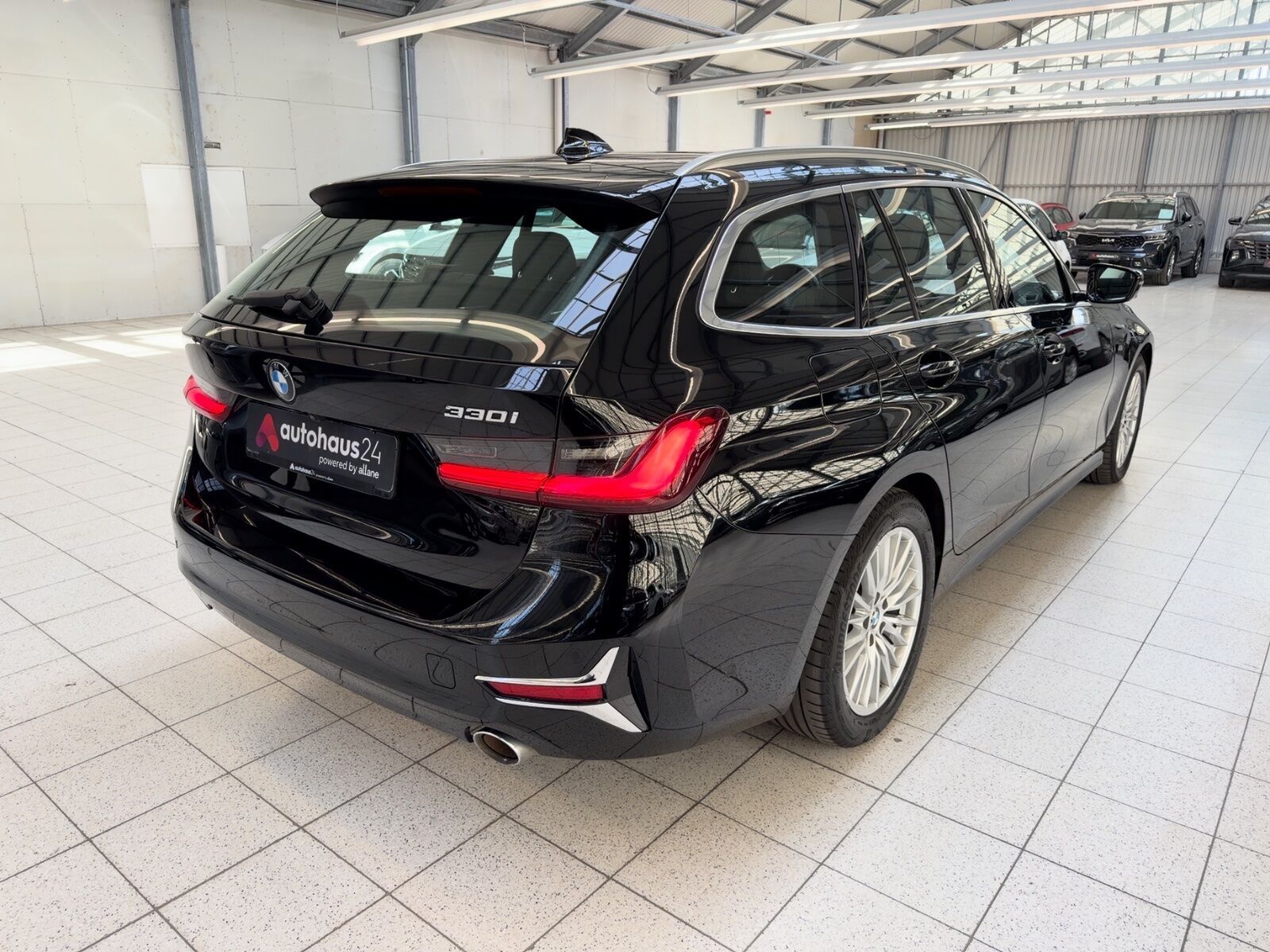 BMW 330 i Luxury Line HeadUp|HarmanKardon|Navi foto 5