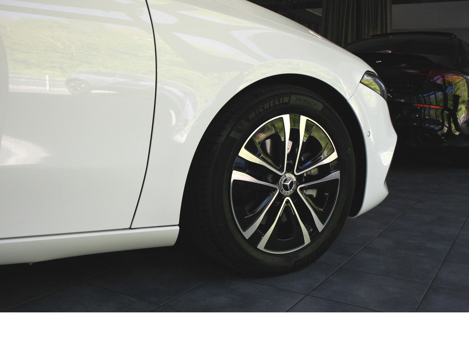 Fahrzeugabbildung Mercedes-Benz A 200 d Progr.Advanced*AHK*DISTRONIC*Winterpaket