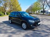 Volkswagen Tiguan 1.4 TSI 90kW BlueMotion **TÜV AU NEU** - Behindertengerechte Volkswagen Tiguan