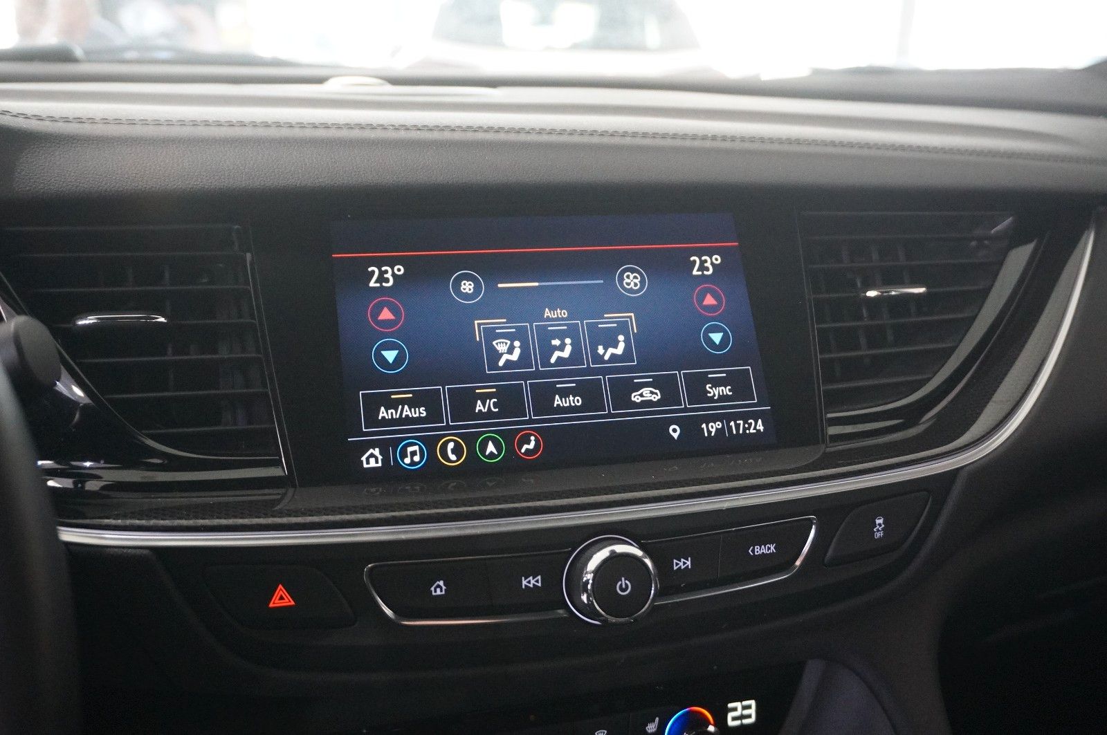 Fahrzeugabbildung Opel Insignia B ST 2.0D ELEGANCE NAVI/LED/KAMERA/DAB+