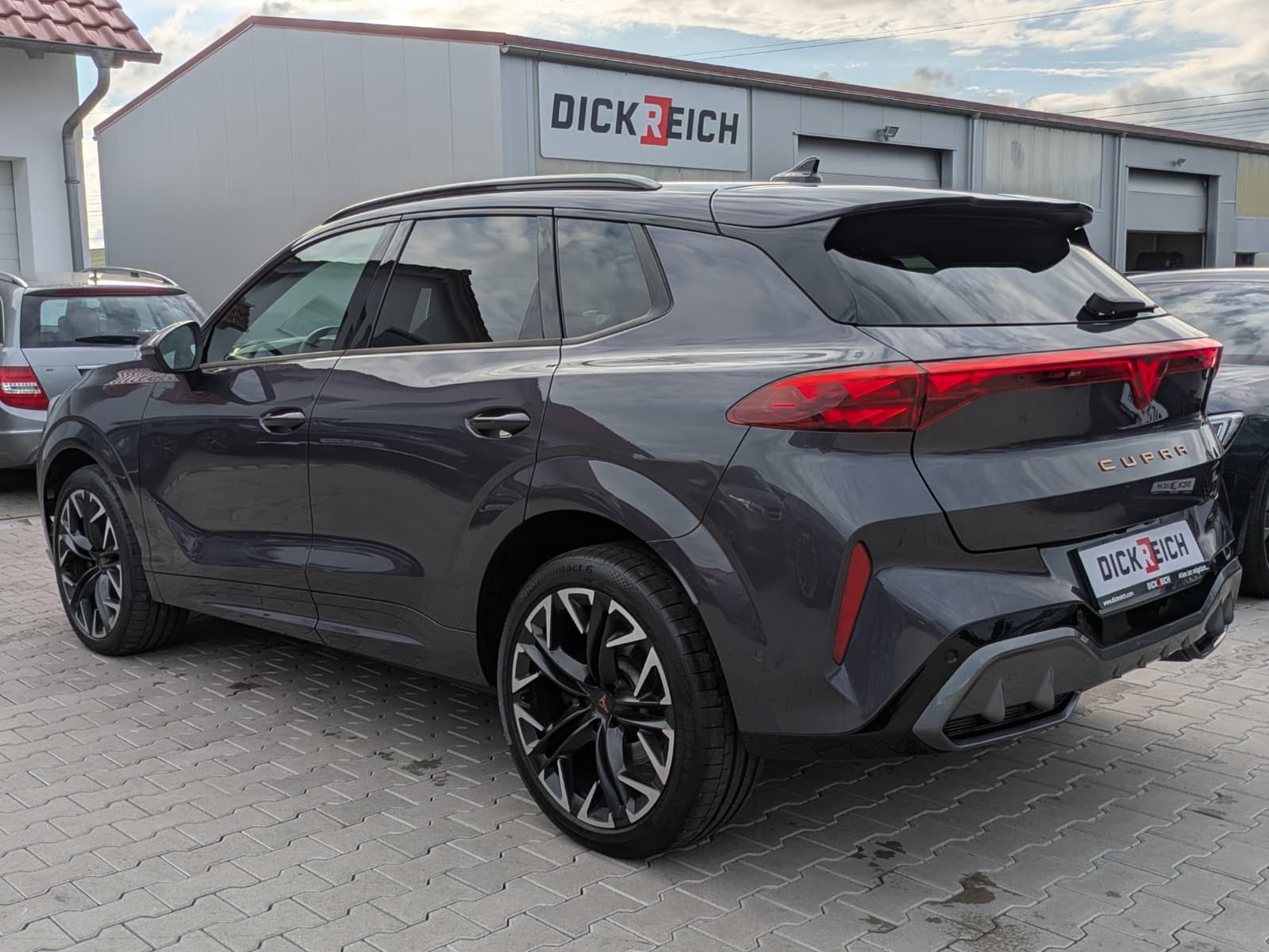 Fahrzeugabbildung CUPRA Terramar 2.0 TSI 4D VZ HUD*MATRIX*PANO*DCC*20"