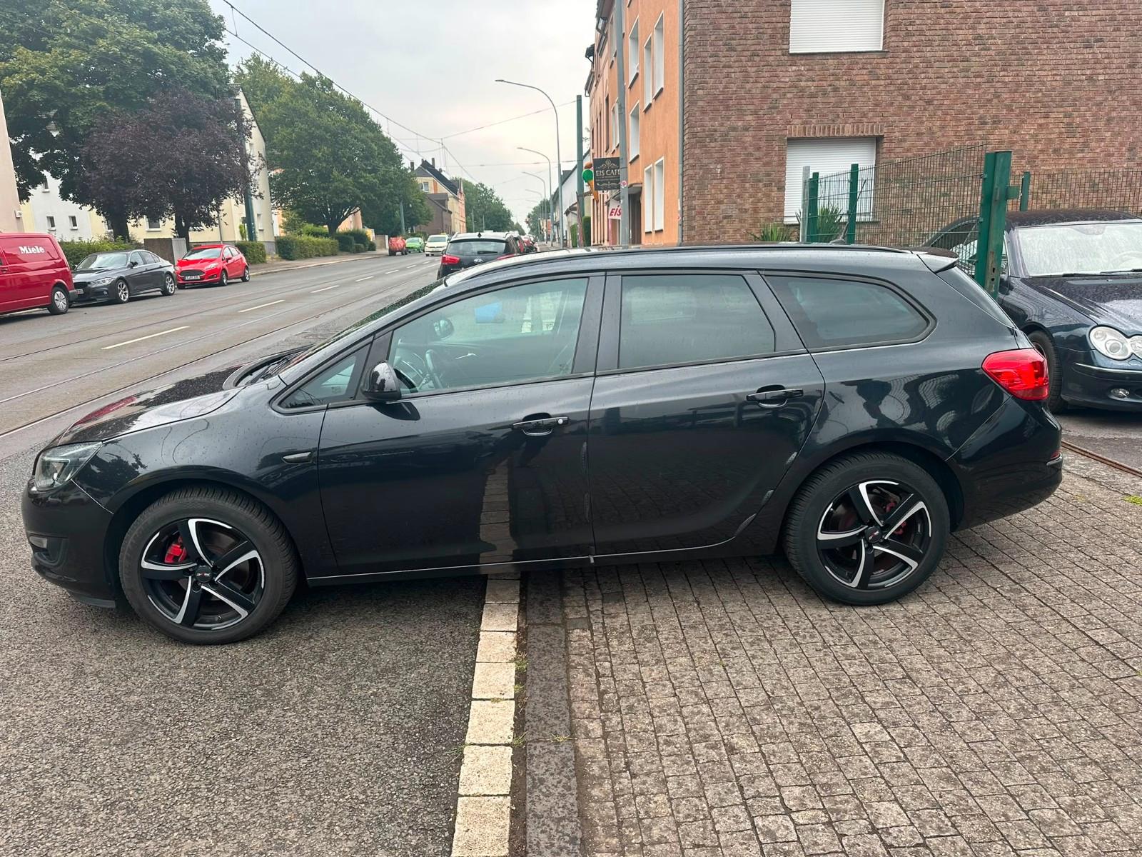 Opel Astra 2015 — engine 1.956 cm³, 165 HP (121kW)