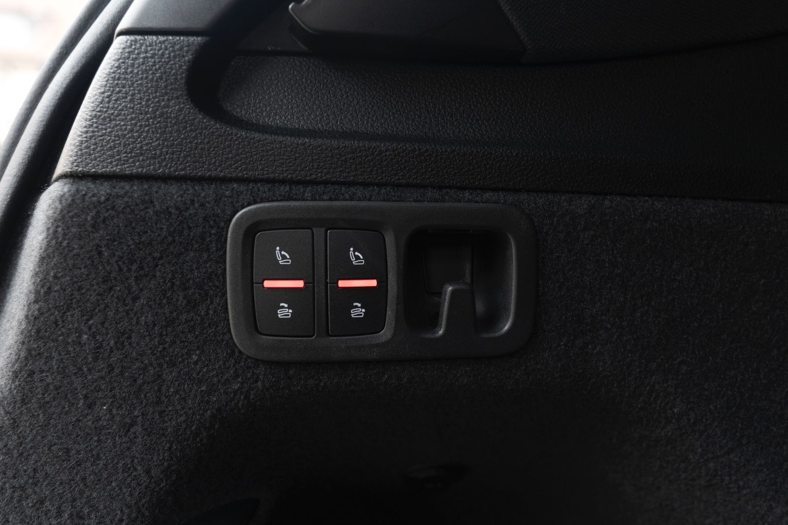 Fahrzeugabbildung Audi Q7 3.0 TFSI Quattro LED PANO NAV 7 SITZER BOSE