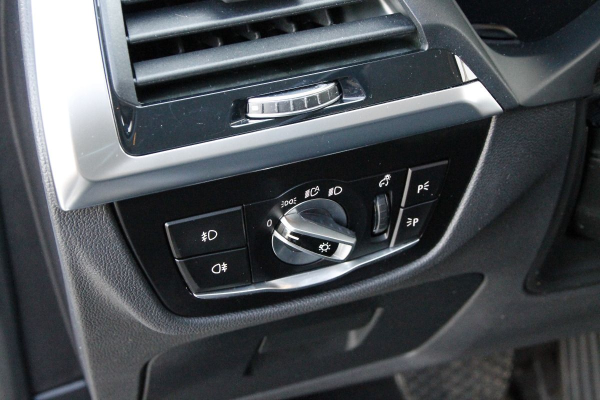 Fahrzeugabbildung BMW X3 xDrive 20 d 2.0 xDrive SAV