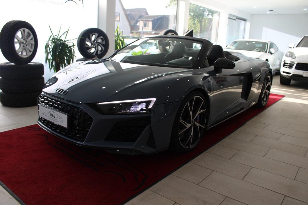 Audi R8