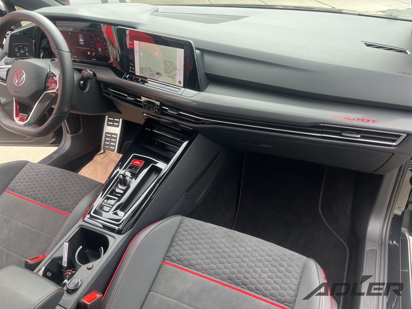 Volkswagen Golf VIII GTI Clubsport 2.0TSI PANO LHZ 8FACH AL foto 10
