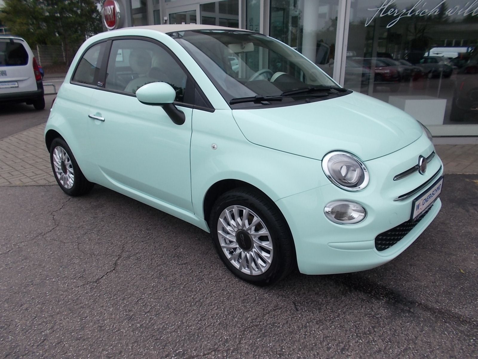Fahrzeugabbildung Fiat 500C Lounge 1.0 Hybrid + Cabrio + DAB