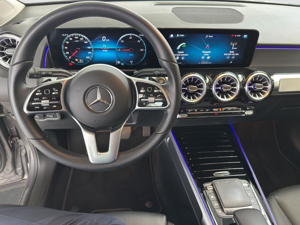 Fahrzeugabbildung Mercedes-Benz EQB 300 4MATIC Progressive*360 Grad*PDC*18 Zoll