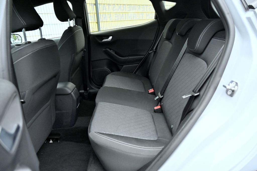 FORD Fiesta 1.0 Active 1Hd Apple Car Play DAB Alu7x17 FORD Fiesta 1.0 Active 1Hd Apple Car Play DAB Alu7x17