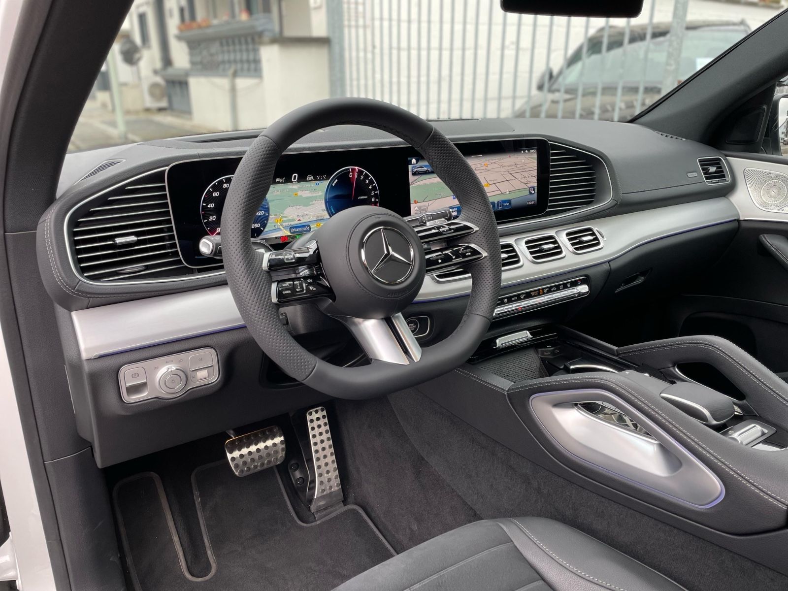 Fahrzeugabbildung Mercedes-Benz GLE 400 e Coupé Facelift |AMG|HUD|360°|22"|AHK