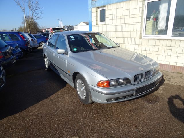 BMW 523i HU Neu Klimaautomatik Schiebedach  o. rost