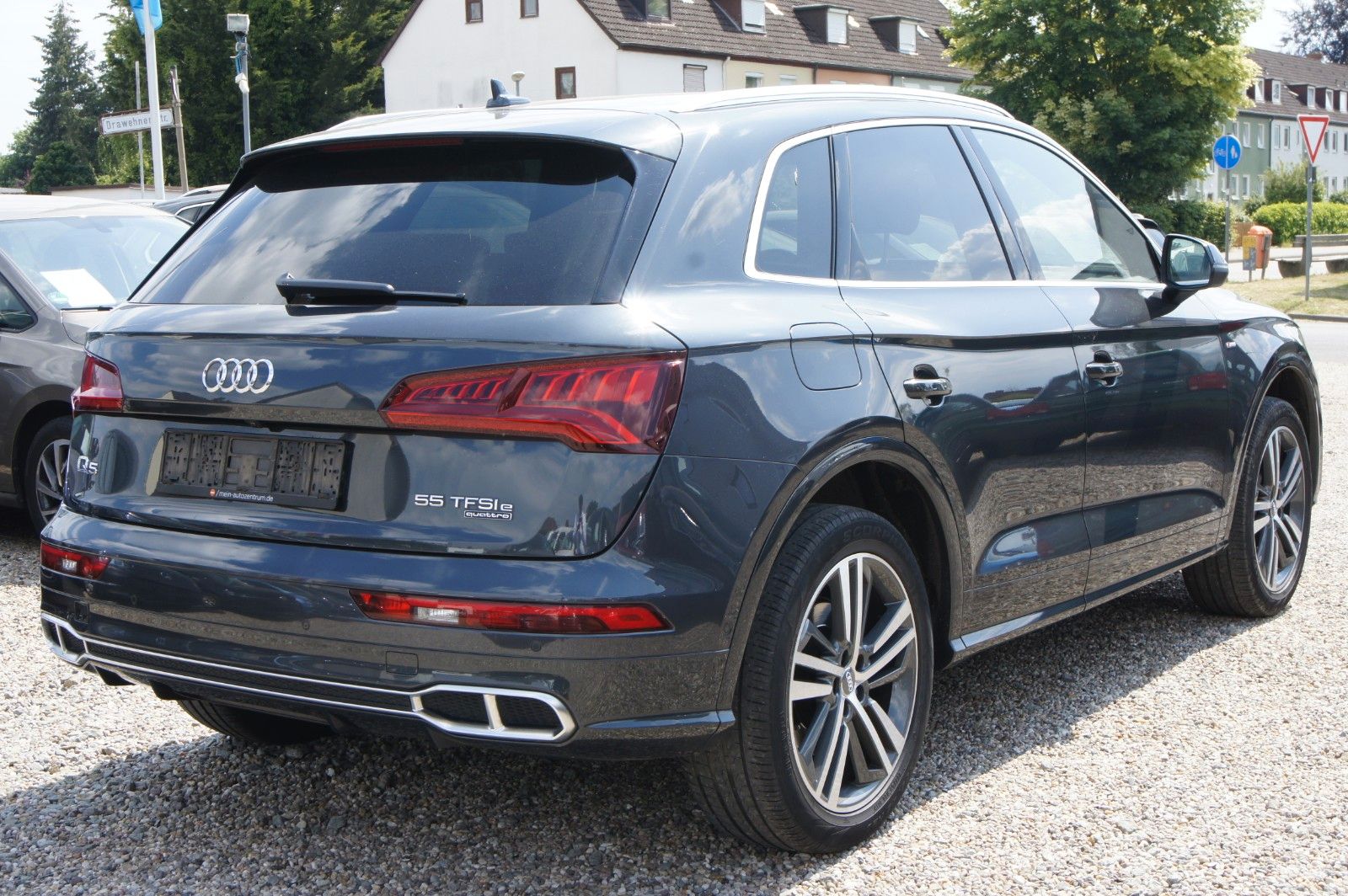 Fahrzeugabbildung Audi Q5 55 2.0 TFSI e quattro sport B&O 360° MATRIX